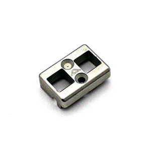 Планка ответная с 2 отверстиями Rehau S730/735, Roto